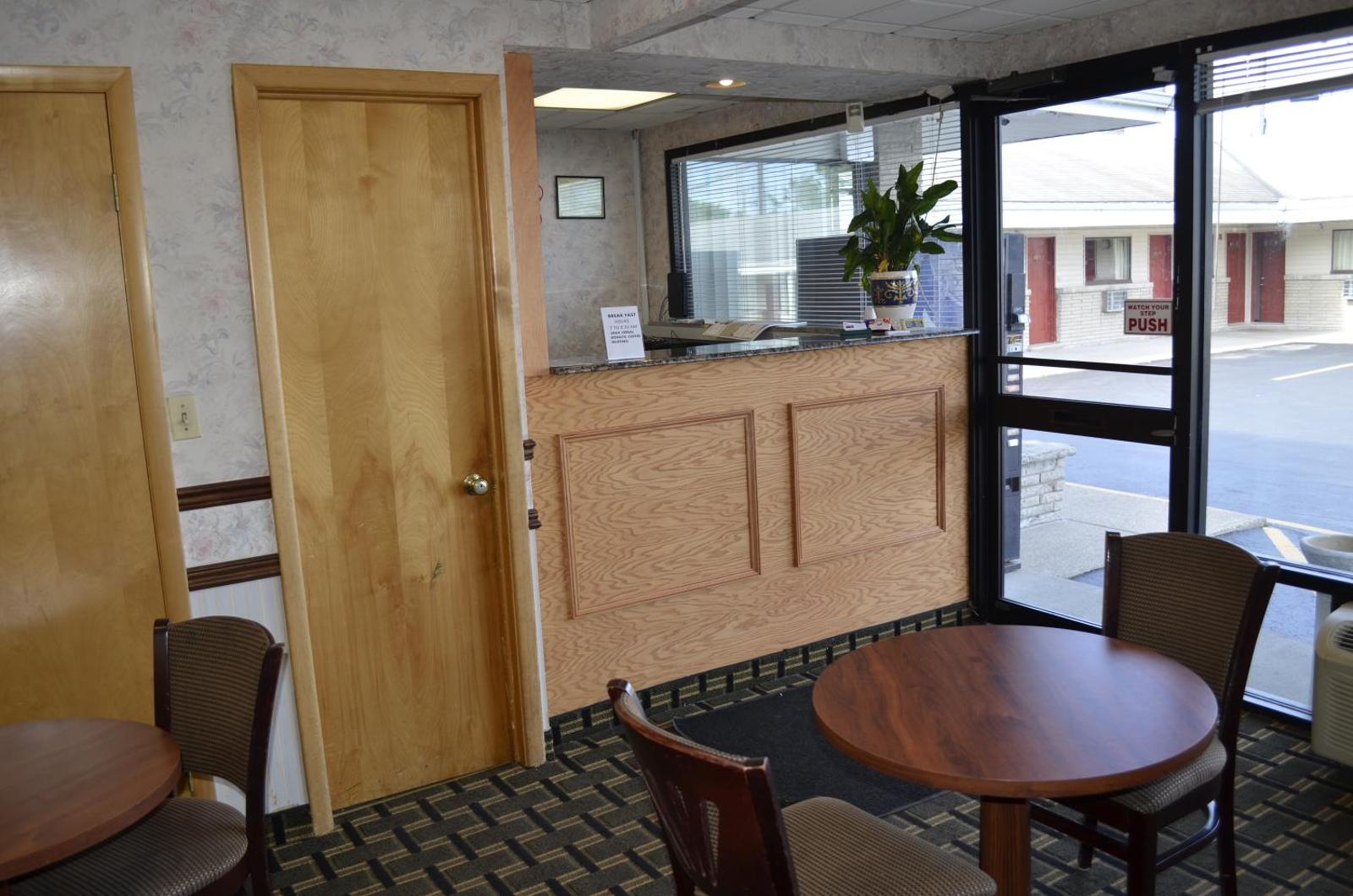 Budget Inn Williamsville Main image 2